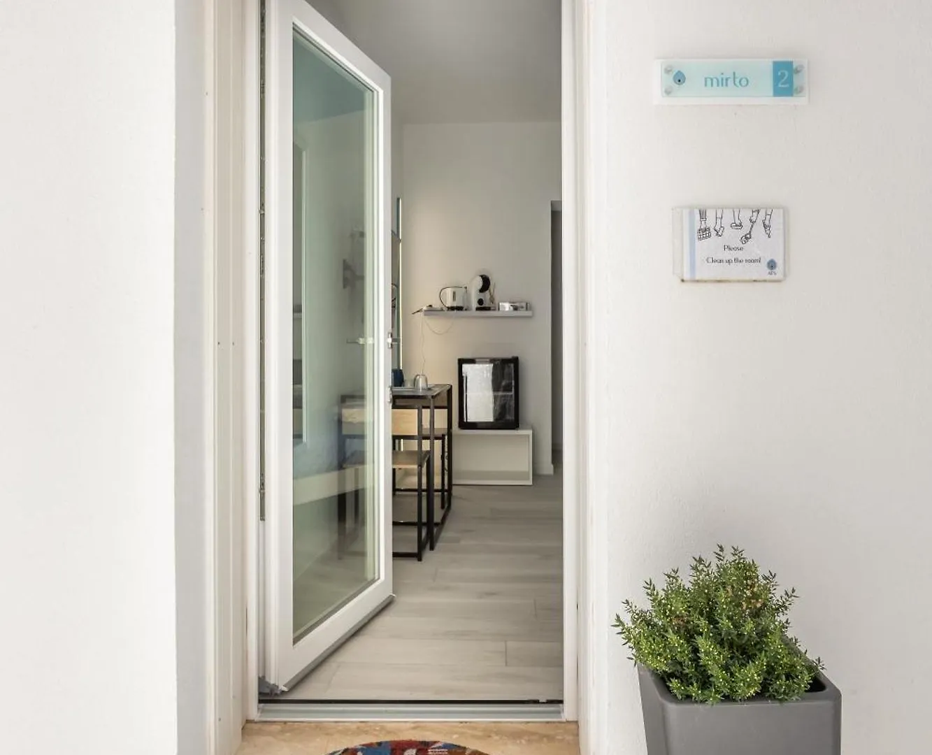 Ali'S Rooms And Apartments Càbras 0*,